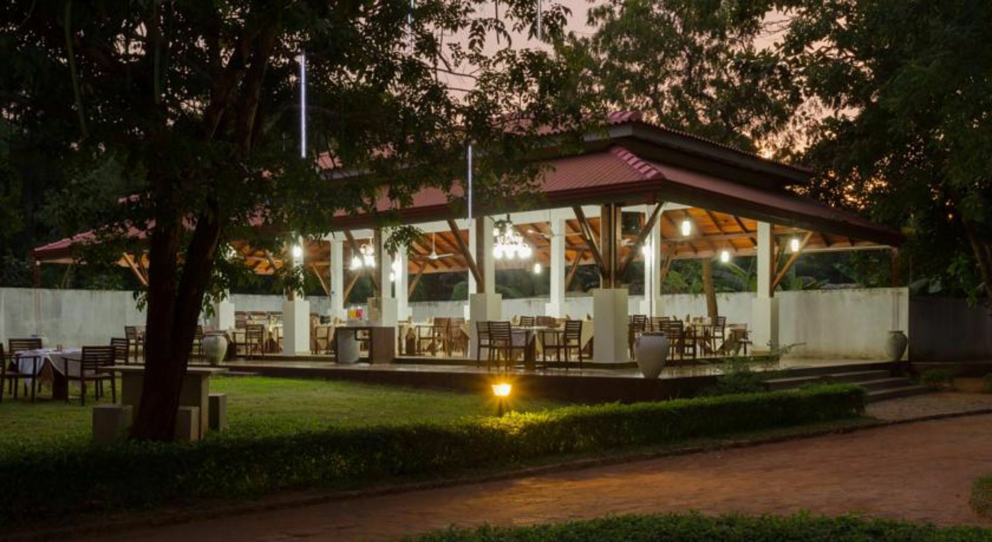 Hotel Chenra Катарагама Екстер'єр фото